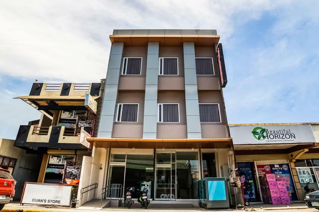 Oyo 256 Sakura Suites Tagum Exterior foto