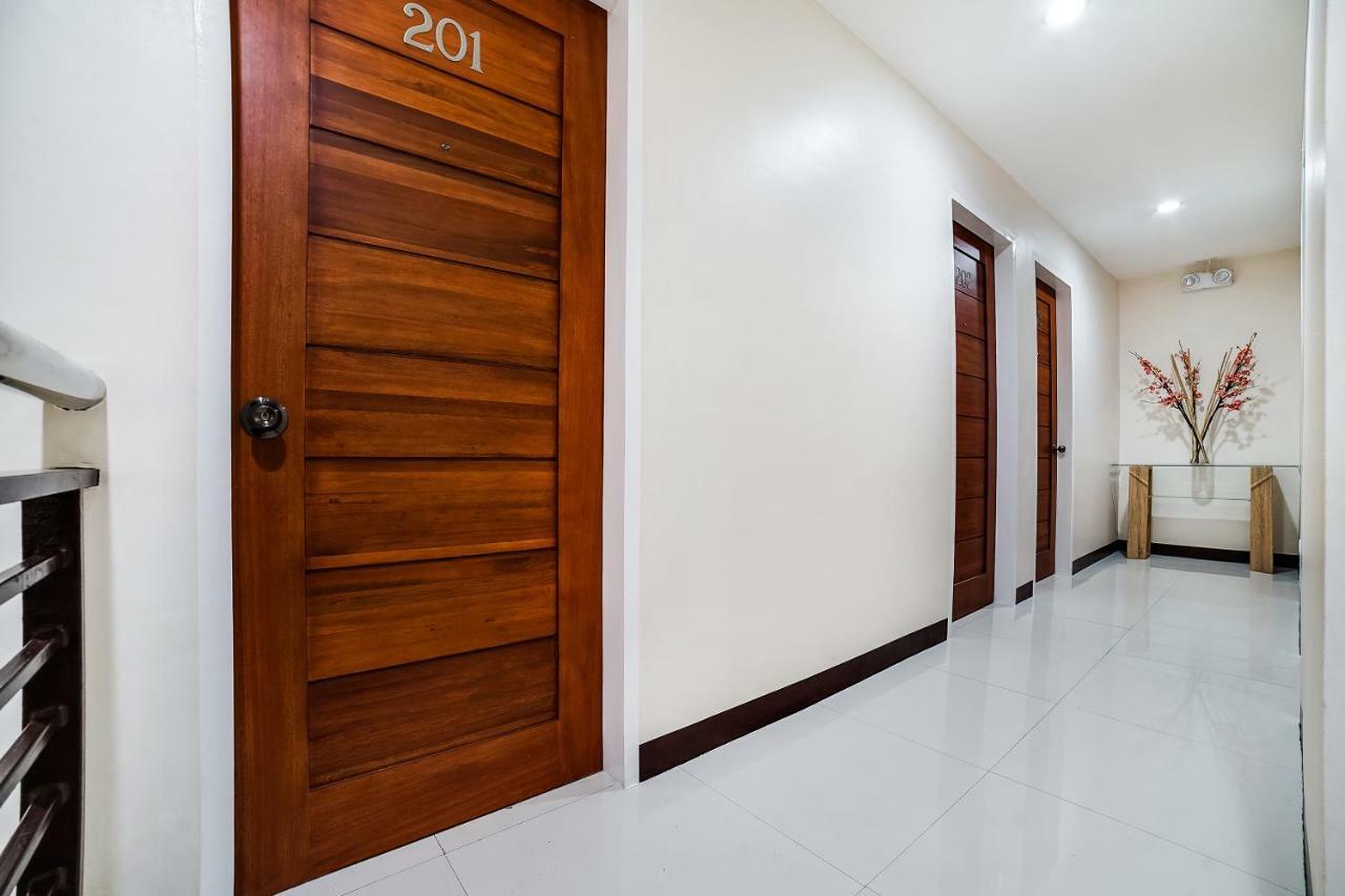 Oyo 256 Sakura Suites Tagum Exterior foto